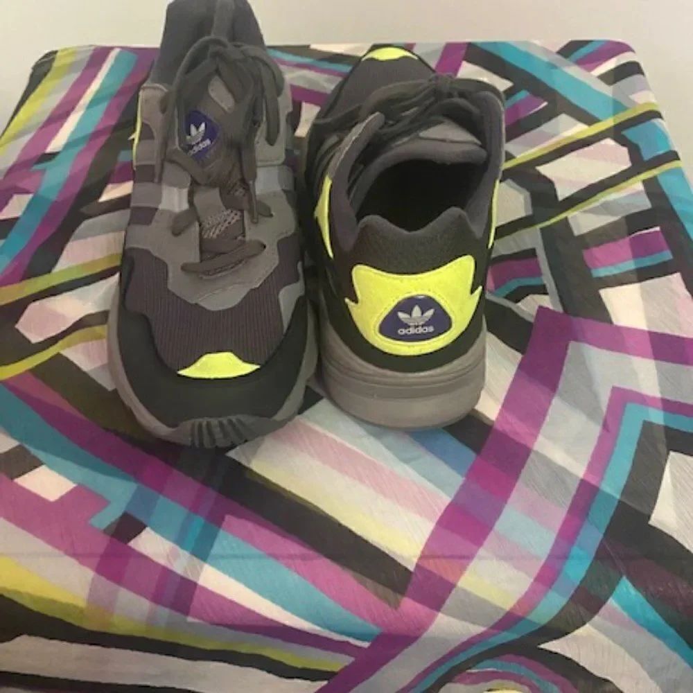 Addidas Yung-96 Grey and Neon, size 7 - Picture 3 of 6